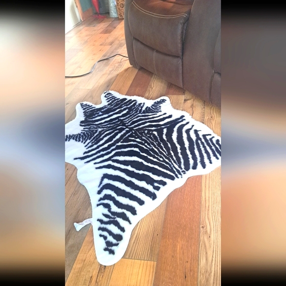NEW  49 x 33 ZEBRA RUG - Picture 2 of 8